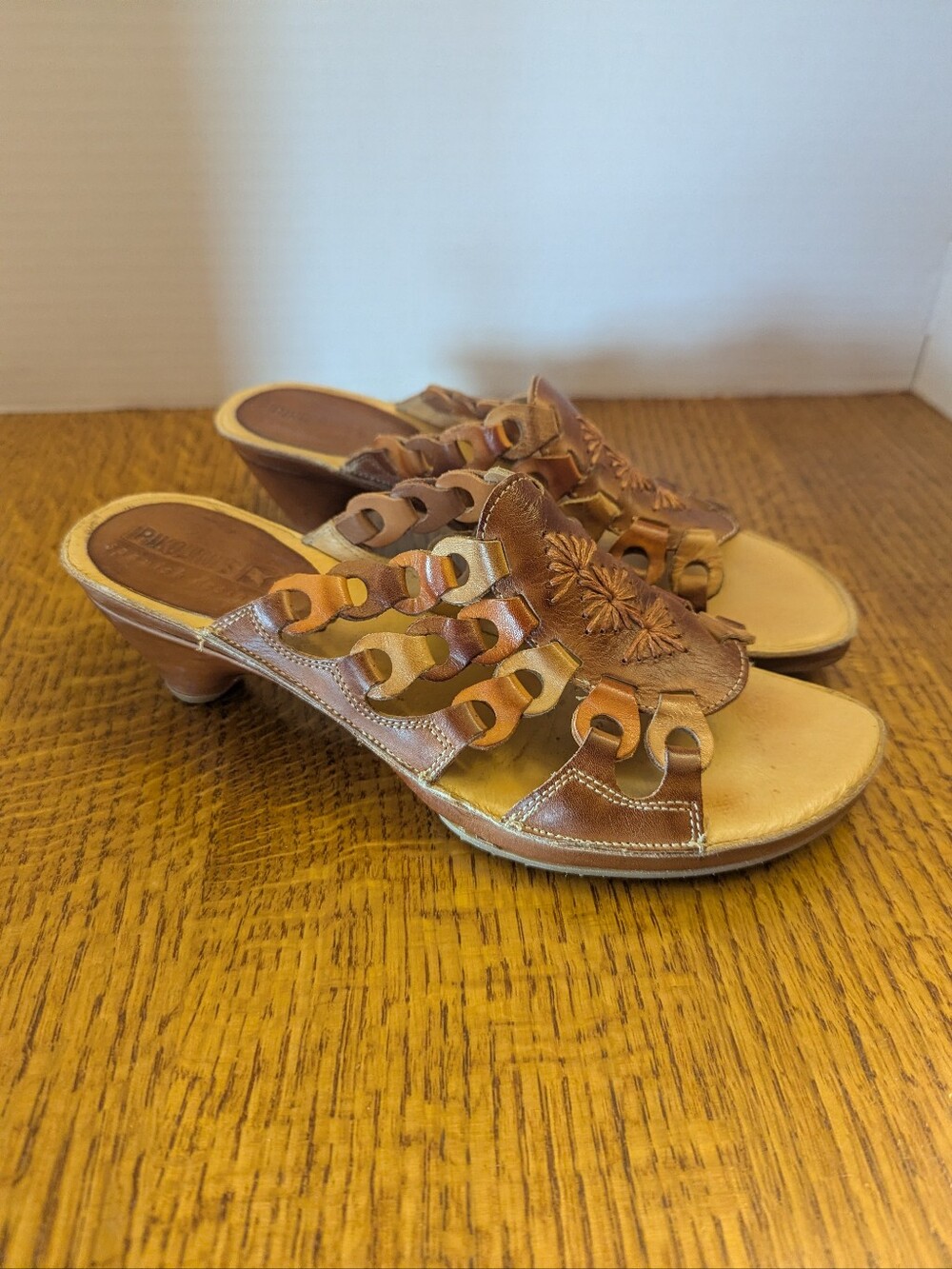 PIKOLINOS SANDALS Brown Leather Comfort Slides, Embroidery, Size 38 EU, 7.5-8 US